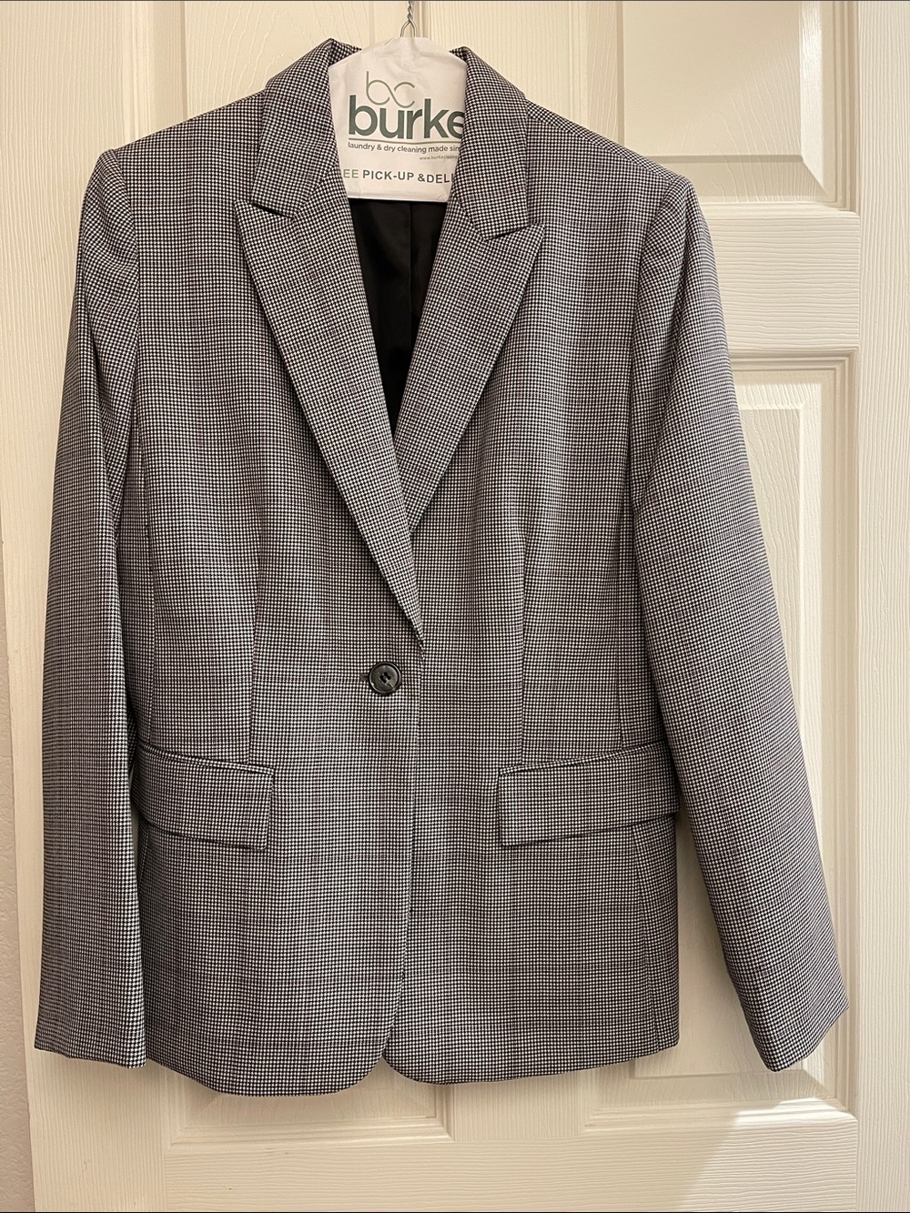 Tahari Black & White Micro-Check Single-Button Blazer
